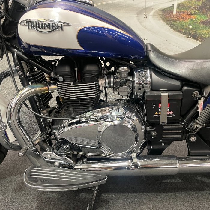 2012 Triumph AMERICA Blue