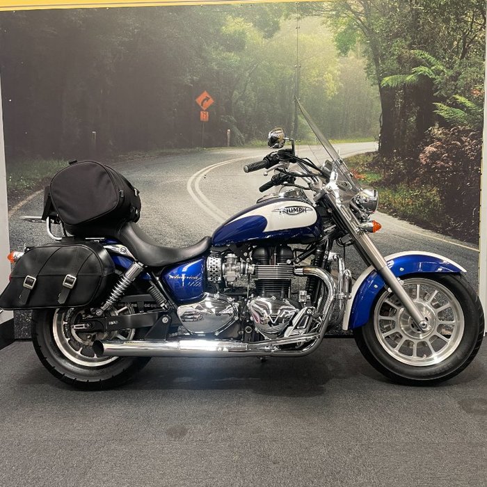 2012 Triumph AMERICA Blue