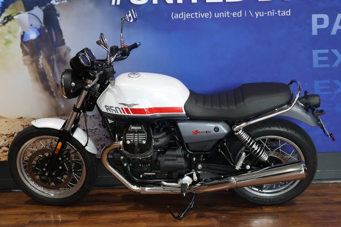 2023 MOTO GUZZI V7 SPECIAL White