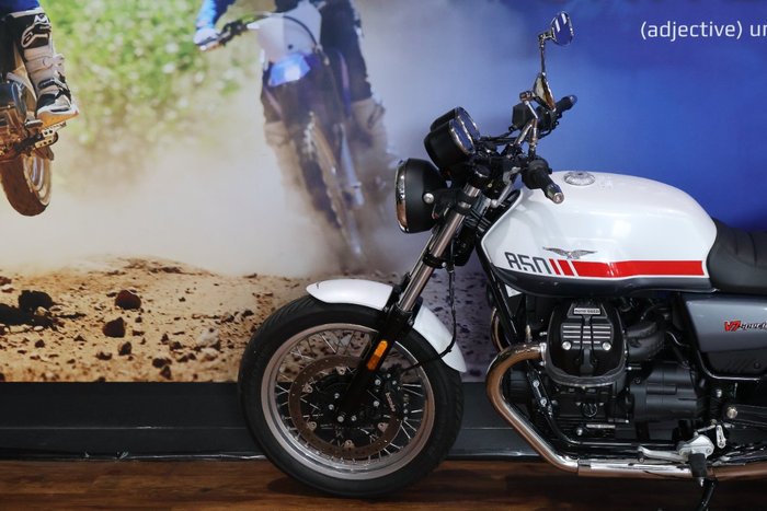 2023 MOTO GUZZI V7 SPECIAL White