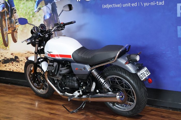 2023 MOTO GUZZI V7 SPECIAL White