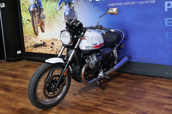 2023 MOTO GUZZI V7 SPECIAL White