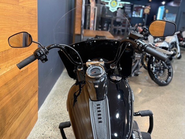 2022 HARLEY-DAVIDSON FLHCS HERITAGE CLASSIC 114