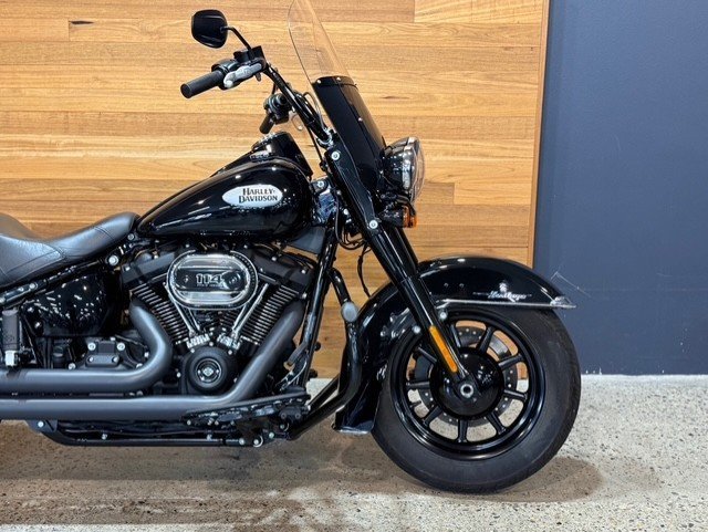 2022 HARLEY-DAVIDSON FLHCS HERITAGE CLASSIC 114