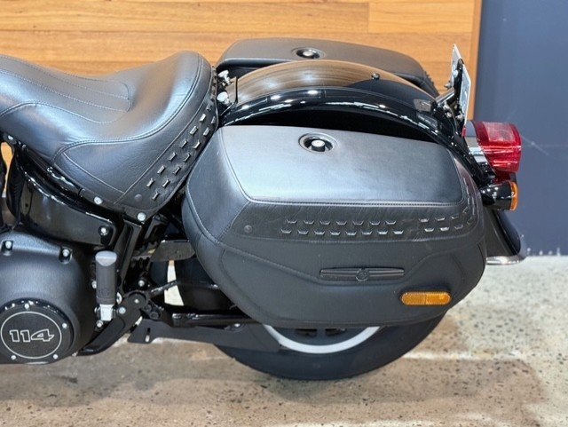 2022 HARLEY-DAVIDSON FLHCS HERITAGE CLASSIC 114