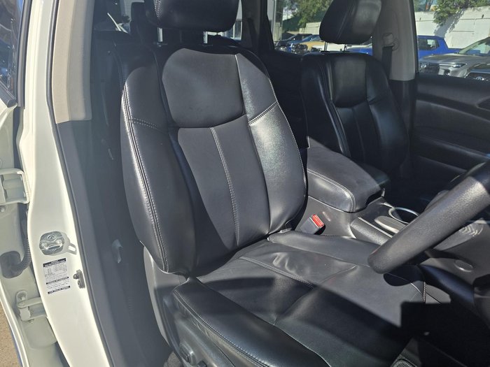 2015 Nissan Pathfinder ST-L