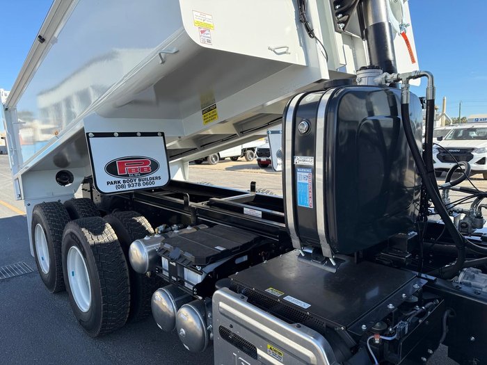 2025 Isuzu F Series FXZ 260-355 AT R45