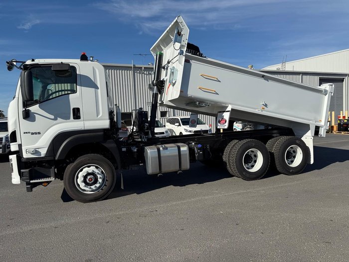 2025 Isuzu F Series