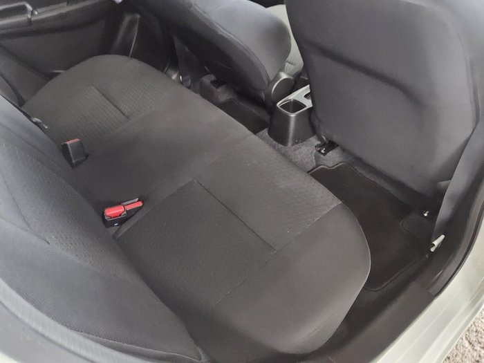 2019 Suzuki Swift GL Navigator AZ Pure White