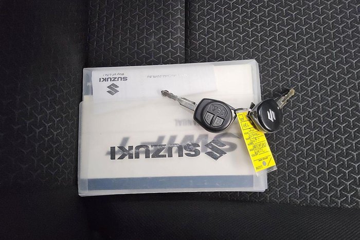 2019 Suzuki Swift GL Navigator AZ Pure White