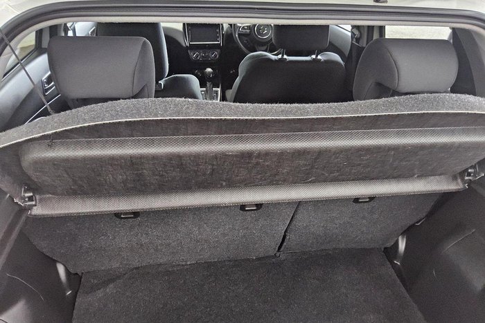 2019 Suzuki Swift GL Navigator AZ Pure White