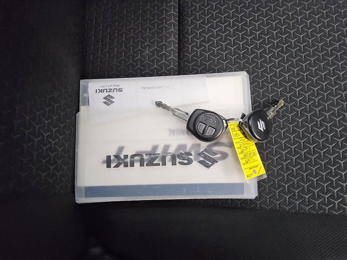 2019 Suzuki Swift GL Navigator AZ Pure White