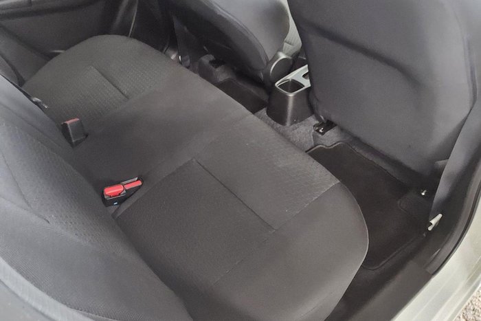2019 Suzuki Swift GL Navigator AZ Pure White