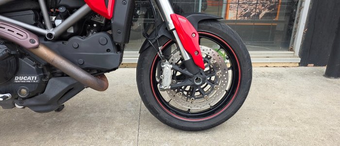 2013 DUCATI HYPERSTRADA RED