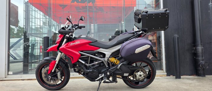 2013 DUCATI HYPERSTRADA RED