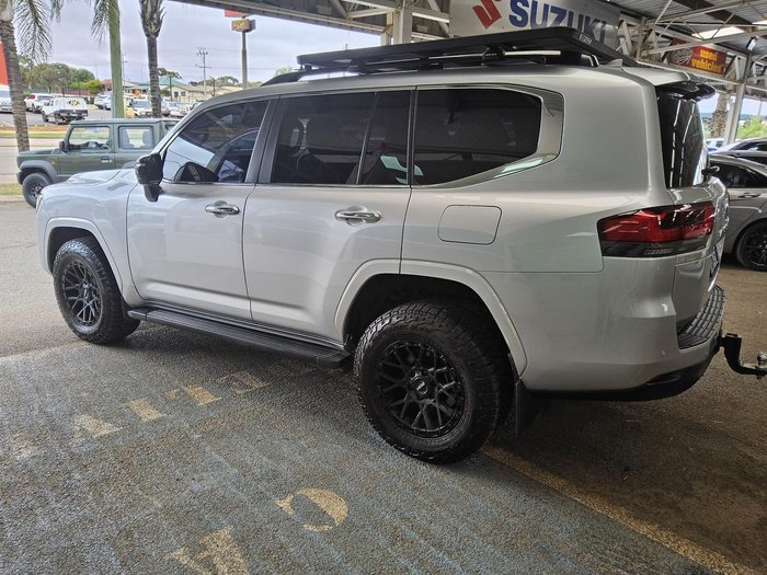 2022 Toyota Landcruiser Sahara FJA300R 4X4 Dual Range Silver Pearl