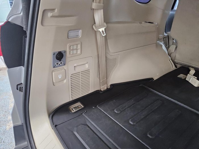 2022 Toyota Landcruiser Sahara FJA300R 4X4 Dual Range Silver Pearl