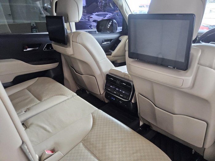 2022 Toyota Landcruiser Sahara FJA300R 4X4 Dual Range Silver Pearl