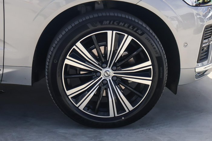 2022 Volvo XC60 B5 Inscription