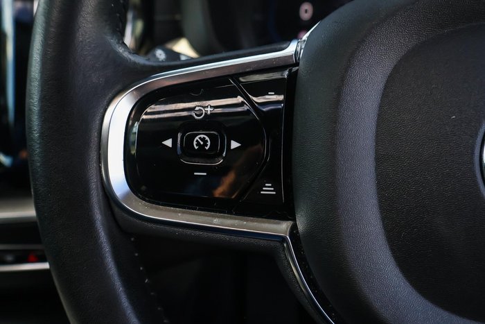 2022 Volvo XC60 B5 Inscription
