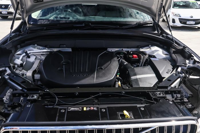 2022 Volvo XC60 B5 Inscription