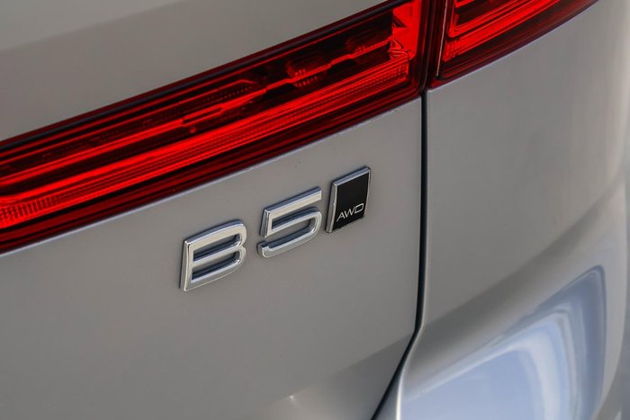 2022 Volvo XC60 B5 Inscription