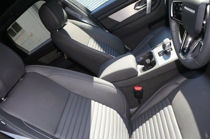 2025 Land Rover Discovery Sport P250 Dynamic SE L550 MY25.5 4X4 Constant Santorini Black