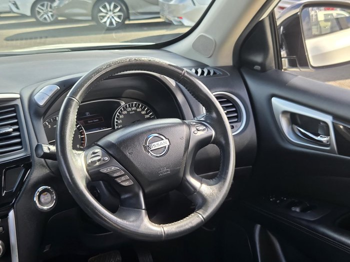 2017 Nissan Pathfinder ST-L