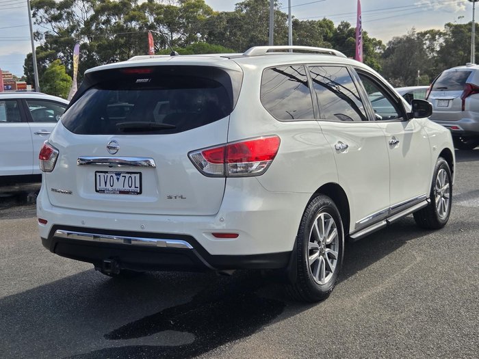 2017 Nissan Pathfinder ST-L