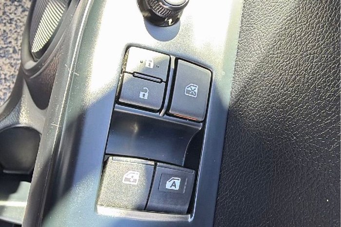 2017 Toyota Hilux Workmate TGN121R Glacier White