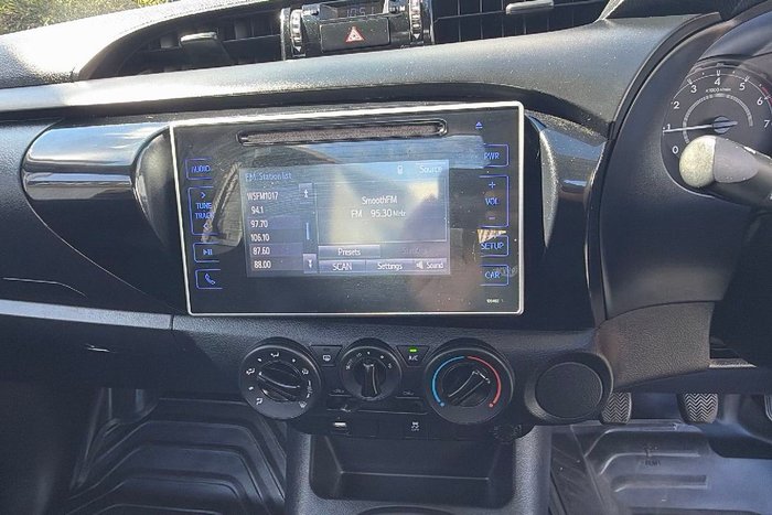 2017 Toyota Hilux Workmate TGN121R Glacier White