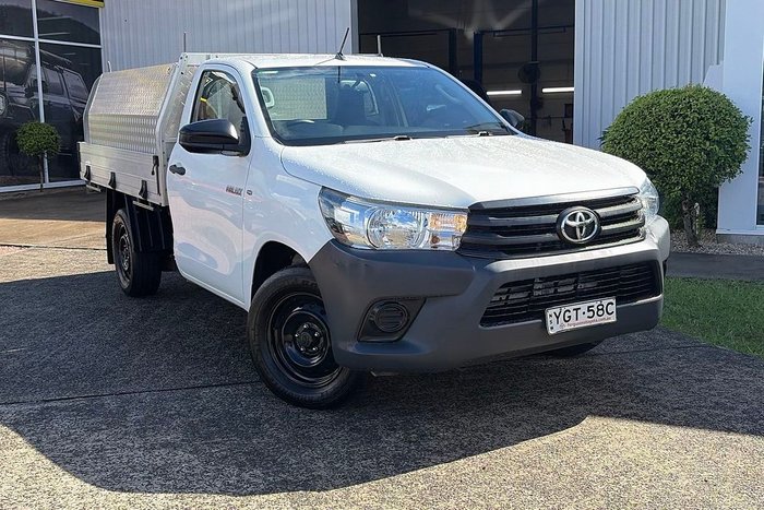 2017 Toyota Hilux Workmate TGN121R Glacier White