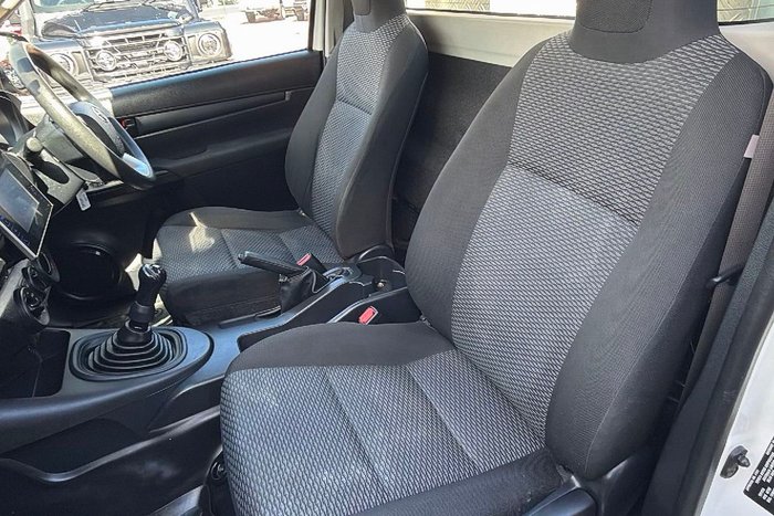 2017 Toyota Hilux Workmate TGN121R Glacier White