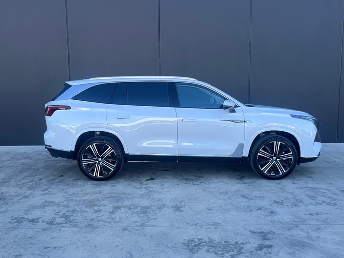 2025 MG QS Essence
