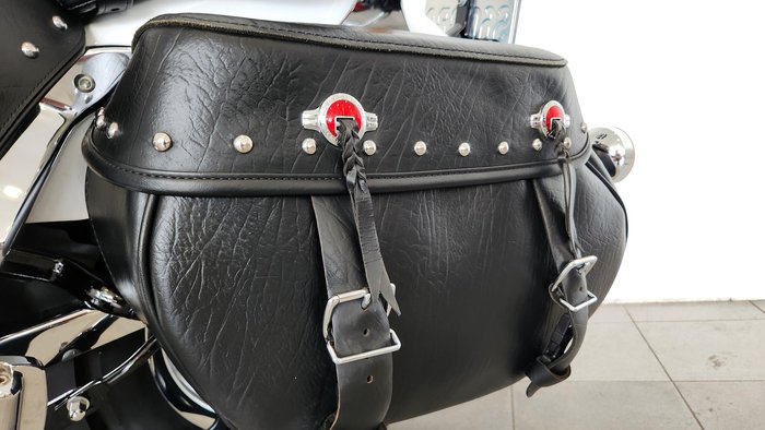 2017 Harley-Davidson Heritage Softail Classic 1690 (FLSTC) Softail White