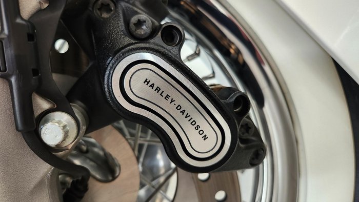 2017 Harley-Davidson Heritage Softail Classic 1690 (FLSTC) Softail White