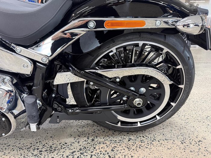 2025 Harley-Davidson Breakout 117 (FXBR) Softail Black