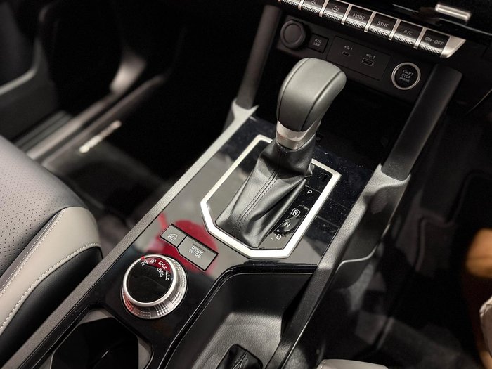 2026 Nissan Navara ST-X