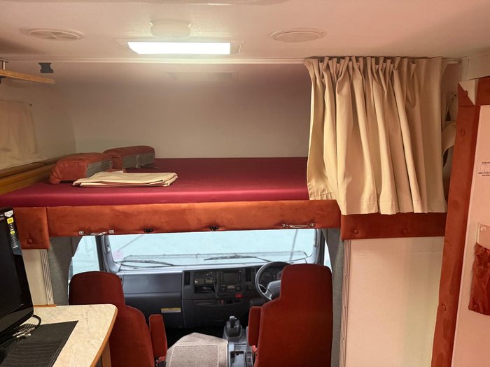 2009 Winnebago Longreach