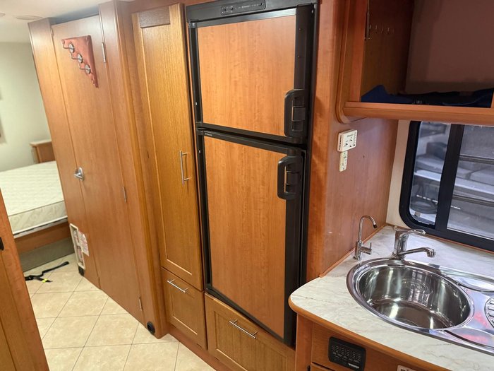 2009 Winnebago Longreach