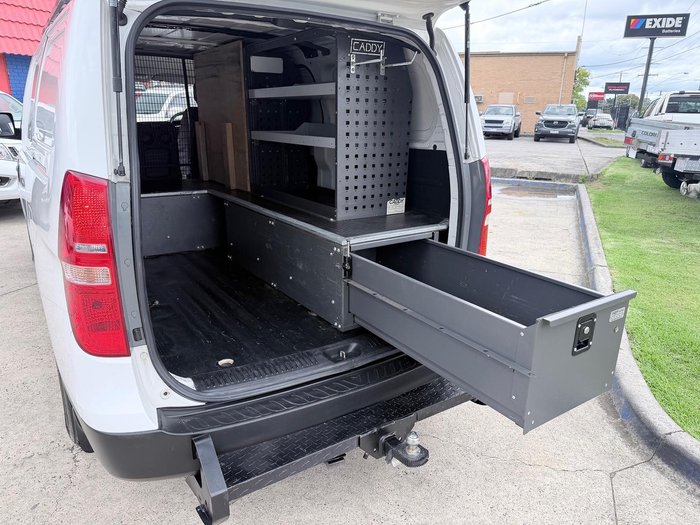 2018 Hyundai iLoad TQ3-V Series II MY18 Creamy White