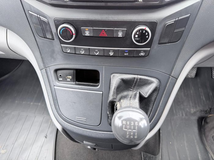 2018 Hyundai iLoad TQ3-V Series II MY18 Creamy White