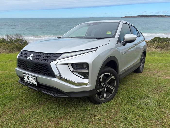 2024 Mitsubishi Eclipse Cross PHEV ES