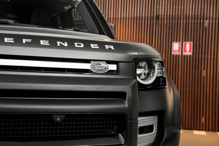 2023 Land Rover Defender 110 P300