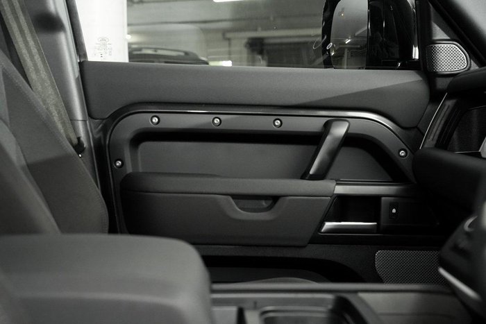 2023 Land Rover Defender 110 P300
