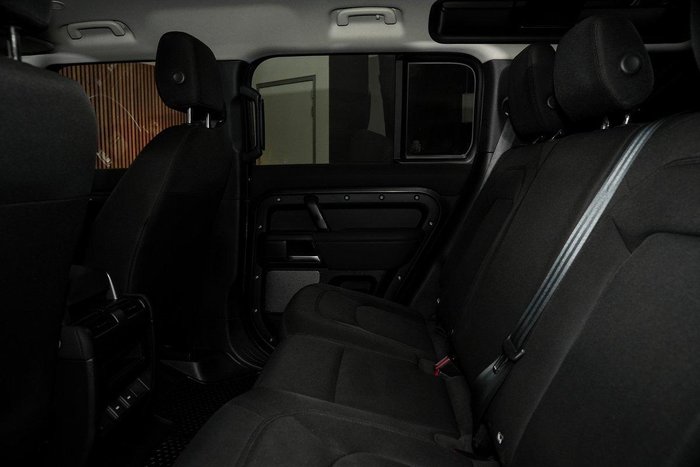 2023 Land Rover Defender 110 P300