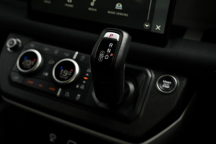 2023 Land Rover Defender 110 P300