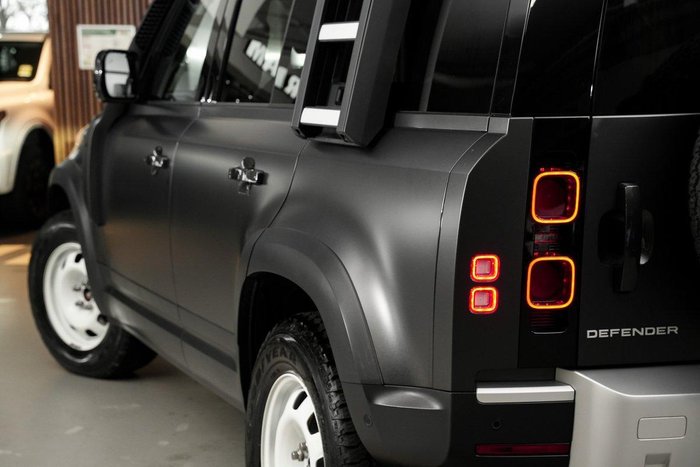 2023 Land Rover Defender 110 P300