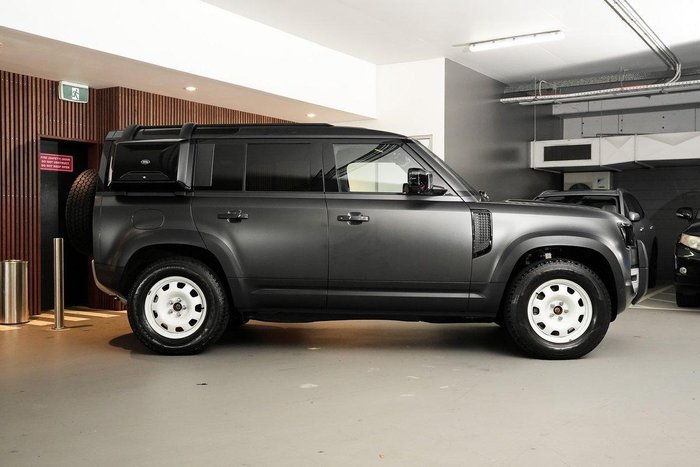 2023 Land Rover Defender 110 P300