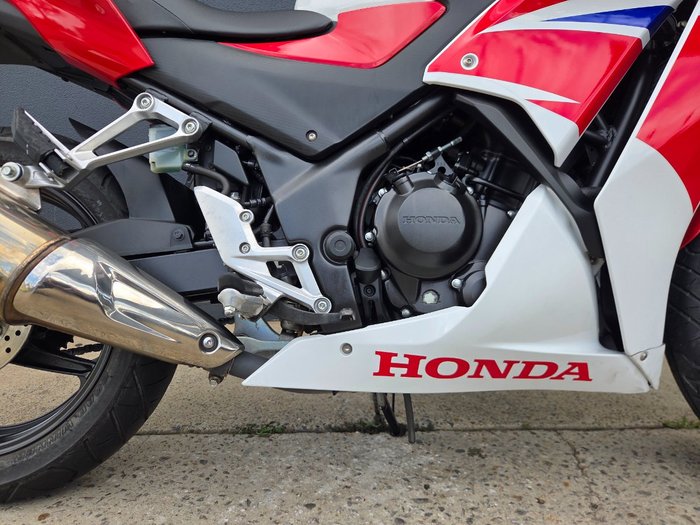 2014 Honda CBR300R WHITE